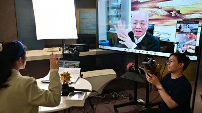 梅州日报今日头版与三版重磅推出独家专访丘成桐院士报道