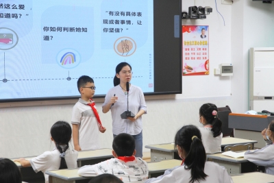 梅州日报小记者公益项目“记者进校园”活动走进梅江区作新小学