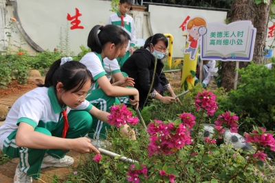 梅江区普育小学积极推进文明校园创建：让德育课程浸润学生心灵！