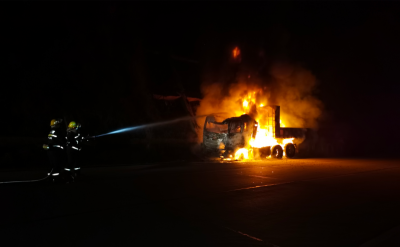 司机瞌睡撞山体，货车变“火车”！事发五华县安流镇