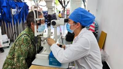 惠民便民齐点赞！梅江区白马社区开展关爱老年人健康义诊活动