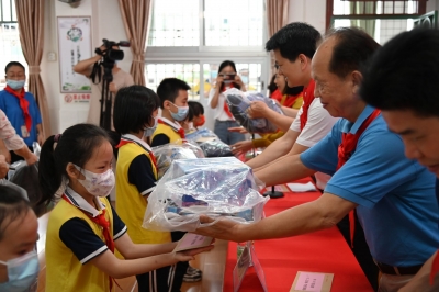 梅江区西郊街道开展情暖童心·欢度“六一”慰问活动