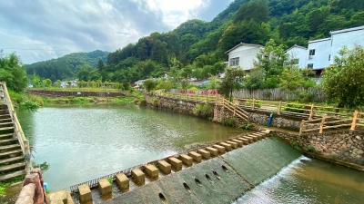 听耳畔流水叮咛，观水面鹅鸭嬉戏...这是平远上举镇“绿色河道”！