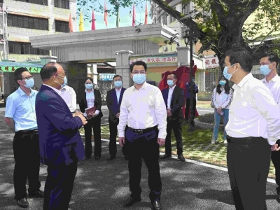 廖茂忠调研检查平远县高考备考和学校疫情防控工作