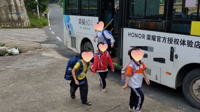 4位娃娃们的“专属定制”！丰顺这路公交特地延长路线，为的是...