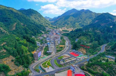 “茶园+旅游”生态观光新模式！一起“打卡”丰顺县潭江镇凤坪畲族村的美景吧