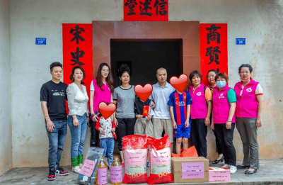兴宁市新圩镇13名困难学生获爱心捐赠