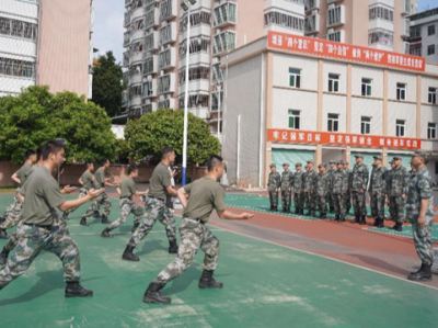 五华县开展党政领导干部“军事日”活动
