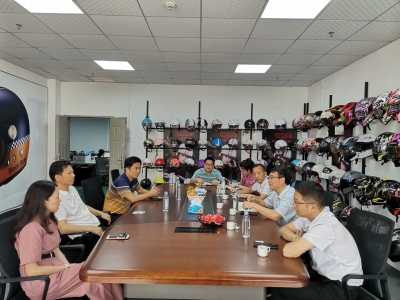 赣州国际陆港管理委员会一行到梅州综合保税区考察交流