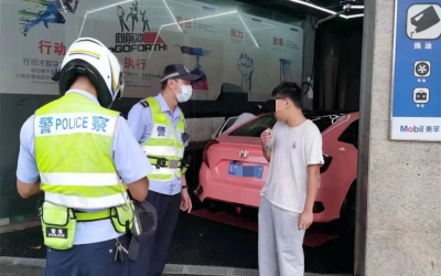 零容忍！蕉岭公安交警查获一辆“炸街”改装车