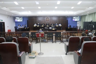 平远法院邀请坝头学校学生零距离观摩庭审