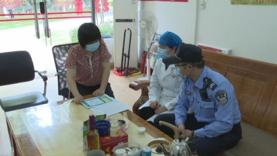 梅县区：“三人小组”筑起疫情防控社区堡垒