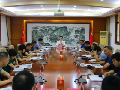 兴宁市委办召开全体干部职工大会：以“快严细实深”工作作风 推动“五型”机关建设