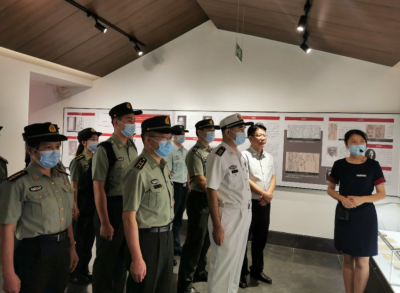 梅州军分区组织官兵、文职人员到熊锐故居陈列室、朱云卿事迹陈列室参观见学