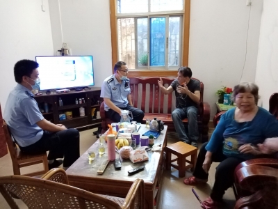 印尼华侨不远万里寻旧友，梅江民警高效助其圆梦