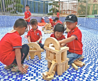 用爱心守护花朵！一同走进平远各幼儿园，听听幼师们的心声→