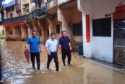 张贤亮到松口、雁洋检查防御强降雨和地质灾害防范工作