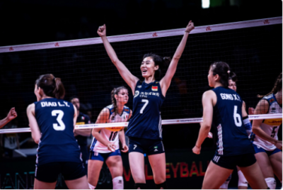 中国女排3:1战胜意大利队 斩获世联赛三连胜