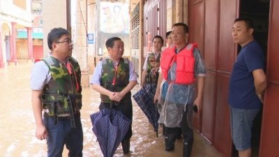温助民深入一线督导指挥防汛救灾工作