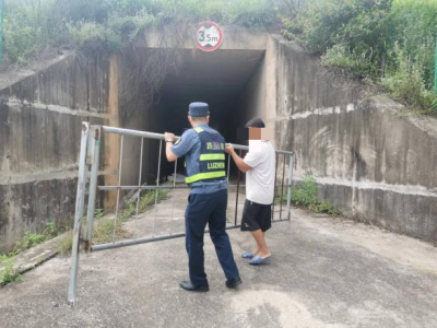 在高速涵洞搭建“家门”？违法！拆！
