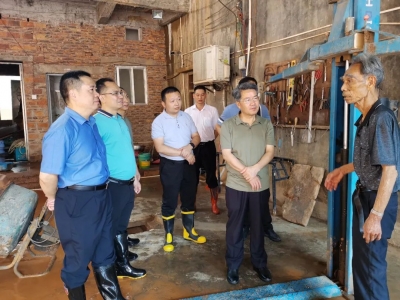 朱少辉到五华潭下镇检查地质灾害防御工作