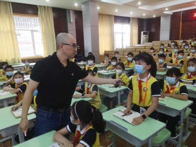 新闻盛宴进校园 各界人士齐点赞 ！梅州日报小记者公益项目“记者进校园”活动圆满结束