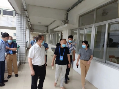 谢定雄率队督查高考考点疫情防控工作