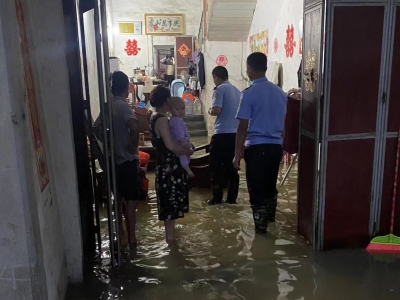 大埔茶阳水浸街，公安民警紧急出动救援！