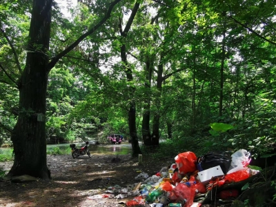 打卡游玩过后，留下一地垃圾！梅县区洋田角“网红”景点不文明现象，让人头疼！