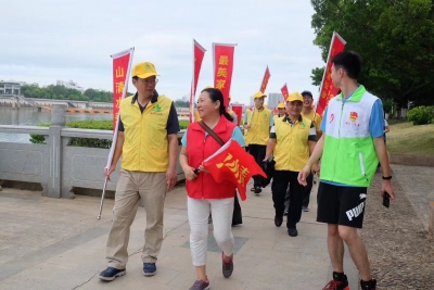 她是爱管“闲事”的大学教授！“第十三届全国五好家庭”黄敏文家庭的故事值得学习...
