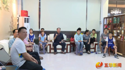 五华：梅州客家队中超首秀！ 市民球迷热情观看 激烈反响