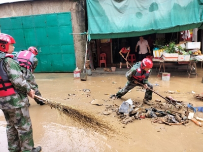 段见云到梅县区松口镇检查防汛救灾工作
