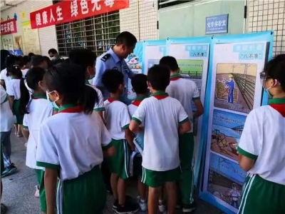 送法进校园，携手创平安！梅江区开展法治宣传教育活动