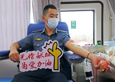 撸起袖子，用热血为生命“加油”！兴华高速开展无偿献血活动