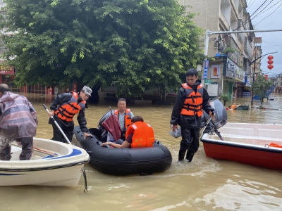 暴雨侵袭大埔高陂镇！当地应急部门紧急转移受困群众1750余人