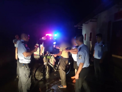 老人雨天骑车走失，家人苦寻两天无果！所幸……