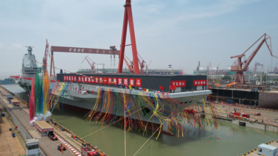我国第三艘航空母舰下水！“福建舰”来了！