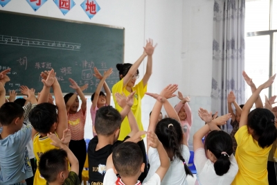 广东省外语艺术职业学院社会实践活动走进丰顺凤坪畲族村