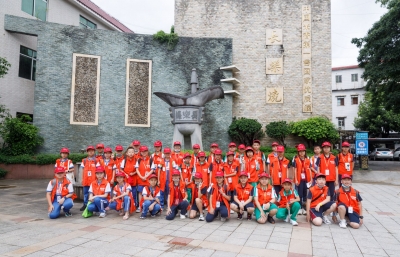 梅外富力城附属小学杨曾烨丨体验“小小酿酒师”