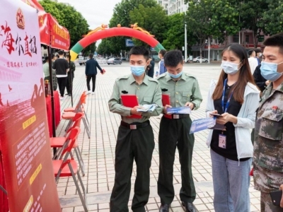 “他跟党走，我跟他走！”这是军属的深情告白！