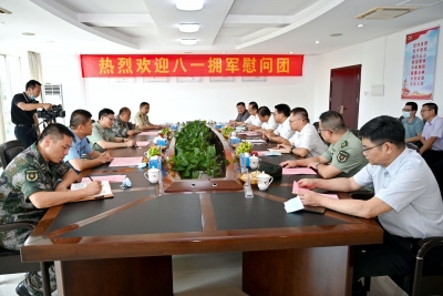 廖茂忠、周小勇、陈琼宏率拥军慰问团走访慰问驻梅部队官兵