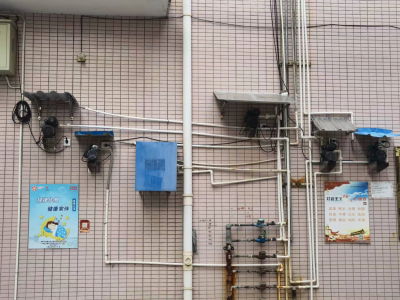 水压不稳、“小蜜蜂”扰人、水箱脏？我市正推进二次供水统建统管！