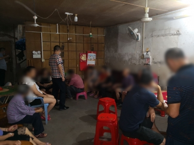 12人被抓！梅江公安捣毁一处赌博窝点