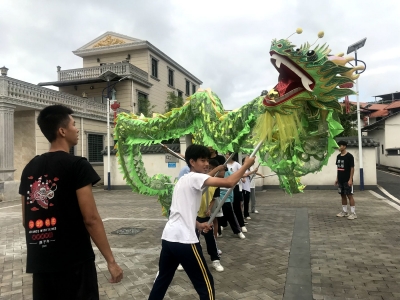 龙腾狮舞！高校龙狮教练团队进乡村，群众都说好！