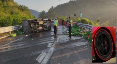 货车匝道上侧翻，司机：救蛙！多部门人员化身“搬运工”…