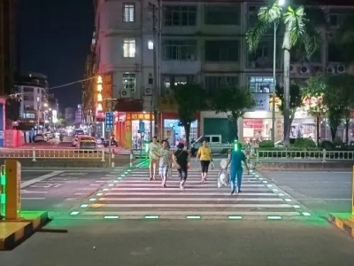 兴宁“智慧斑马线”，亮起城市文明交通