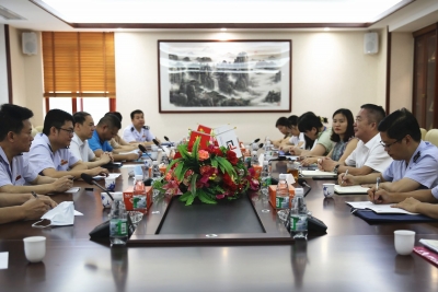 梅州税务之窗丨梅县区税务局联合梅县区工商联走访企业，送达税收优惠政策