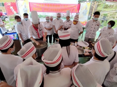 大埔县枫朗镇驻镇帮镇扶村工作队积极推动“粤菜师傅”培训下乡