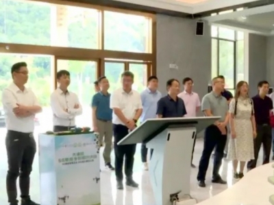 省农业农村厅原总农艺师郑宏宣一行到大埔调研蜜柚产业发展情况