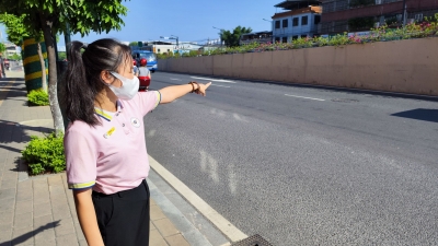 暖心！老人突然晕倒在地，他们合力救助